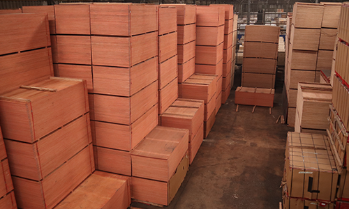 ไม้อัดเฟอร์นิเจอร์